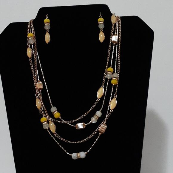 Christopher & Banks Necklace - Picture 4 of 6